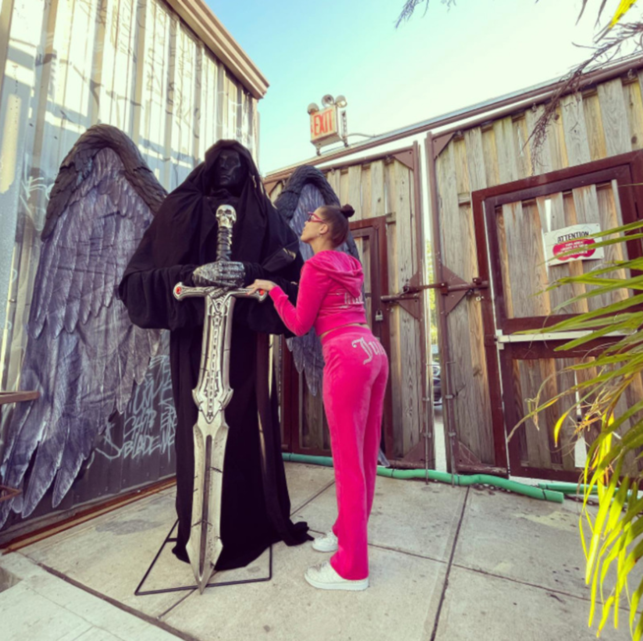 Bimbo Chic Thin Velvet 2023 Autumn Juicy Apple Tracksuit 2 Pieces Set Hoodie Suit Women Velour Sweatshirt and Pants with Diamonds Y2K